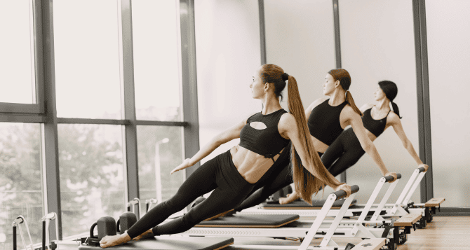 Side plank with reformer